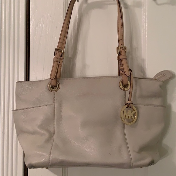 Michael Kors bag - Picture 1 of 3